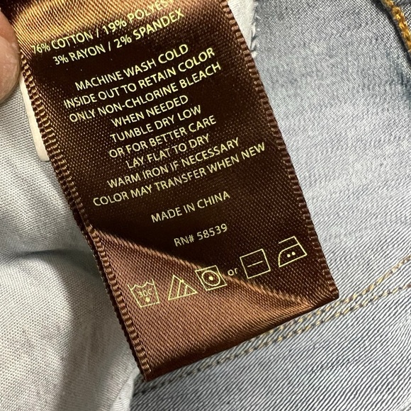 Kut From The Kloth size 10 women’s strapight leg medium rise jeans great cond - Picture 6 of 6